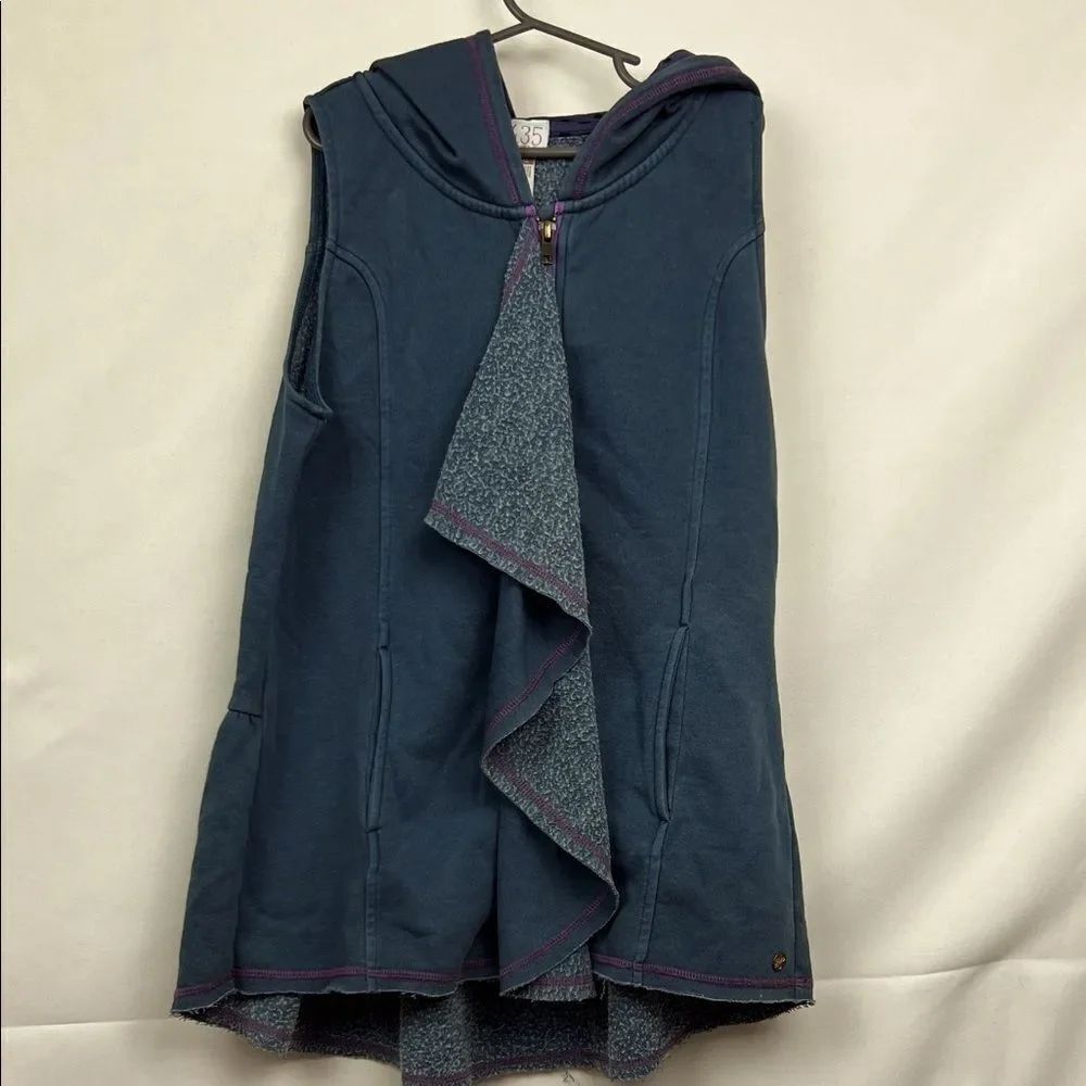 Matilda Jane 435 blue hooded zip front sweatshirt vest size 12